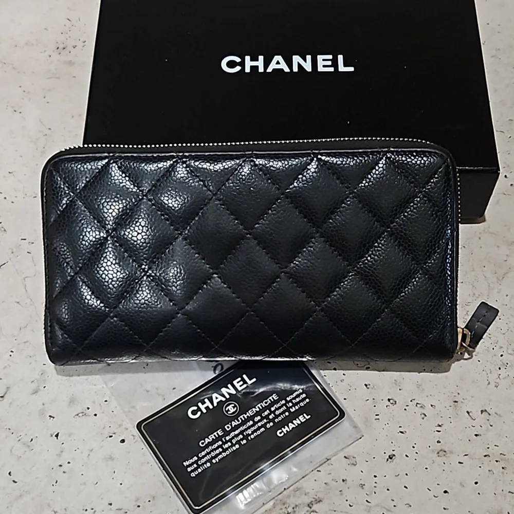 Chanel Caviar Black Zip Wallet - Picture 4 of 10